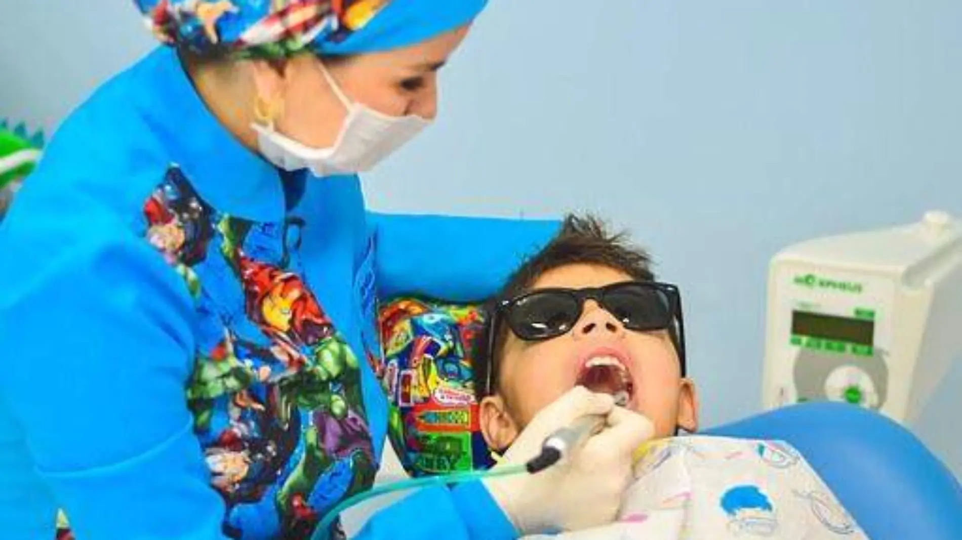 niño en el dentista